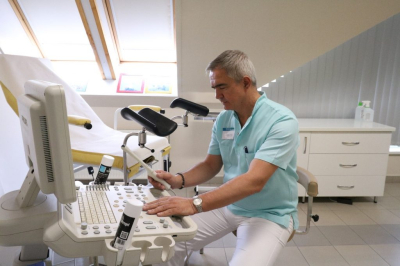 Dr. Sipos Attila szülész-nőgyógyász főorvos, női inkontinencia és medencefenék helyreállítással foglalkozó specialista